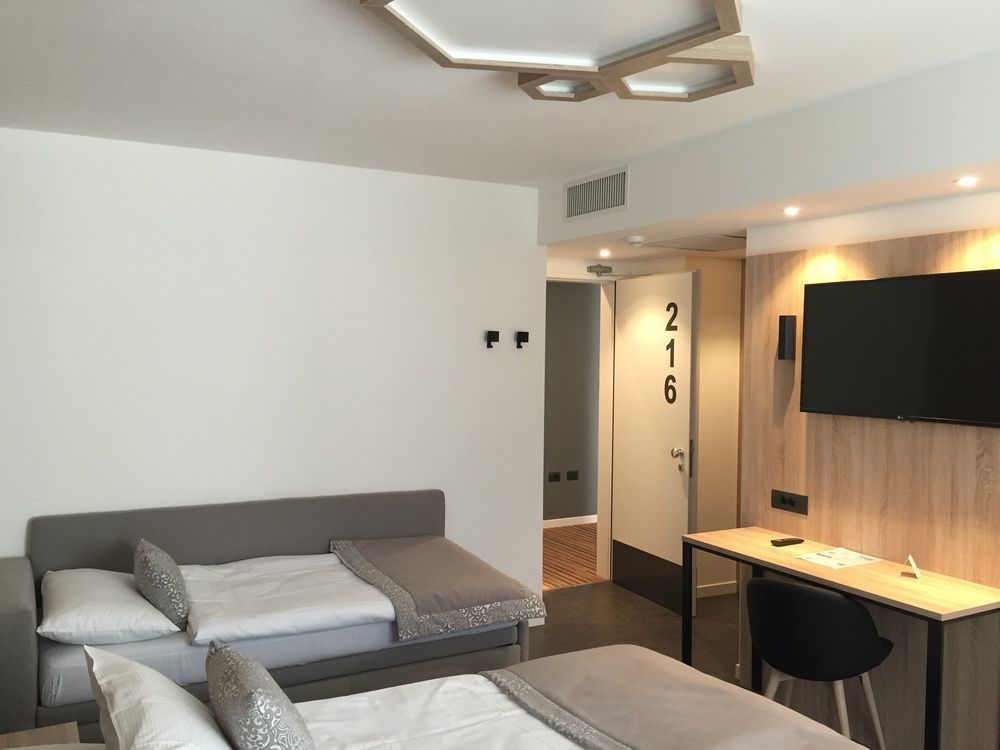 Tourist Hotel Бресаноне Екстериор снимка