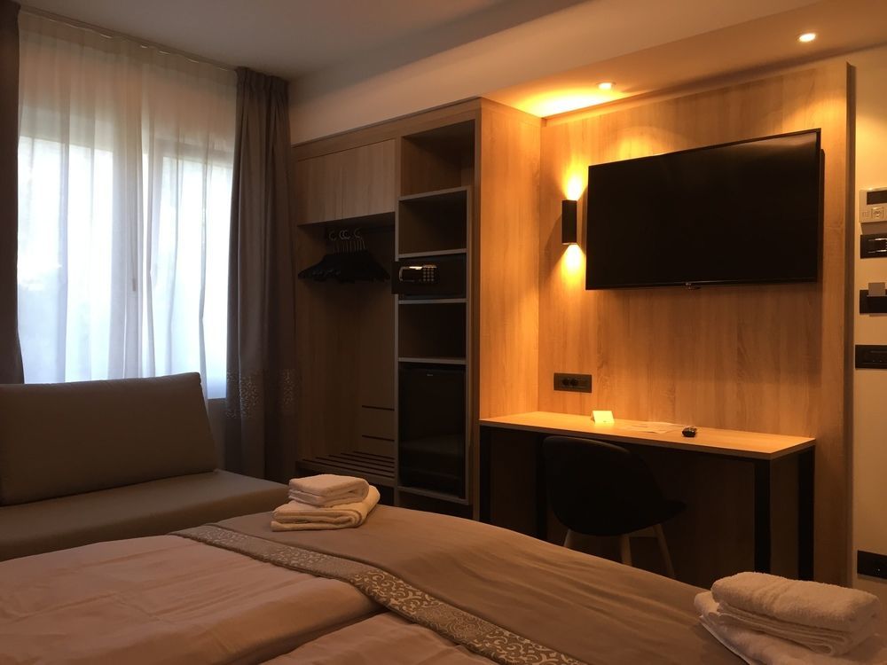 Tourist Hotel Бресаноне Екстериор снимка