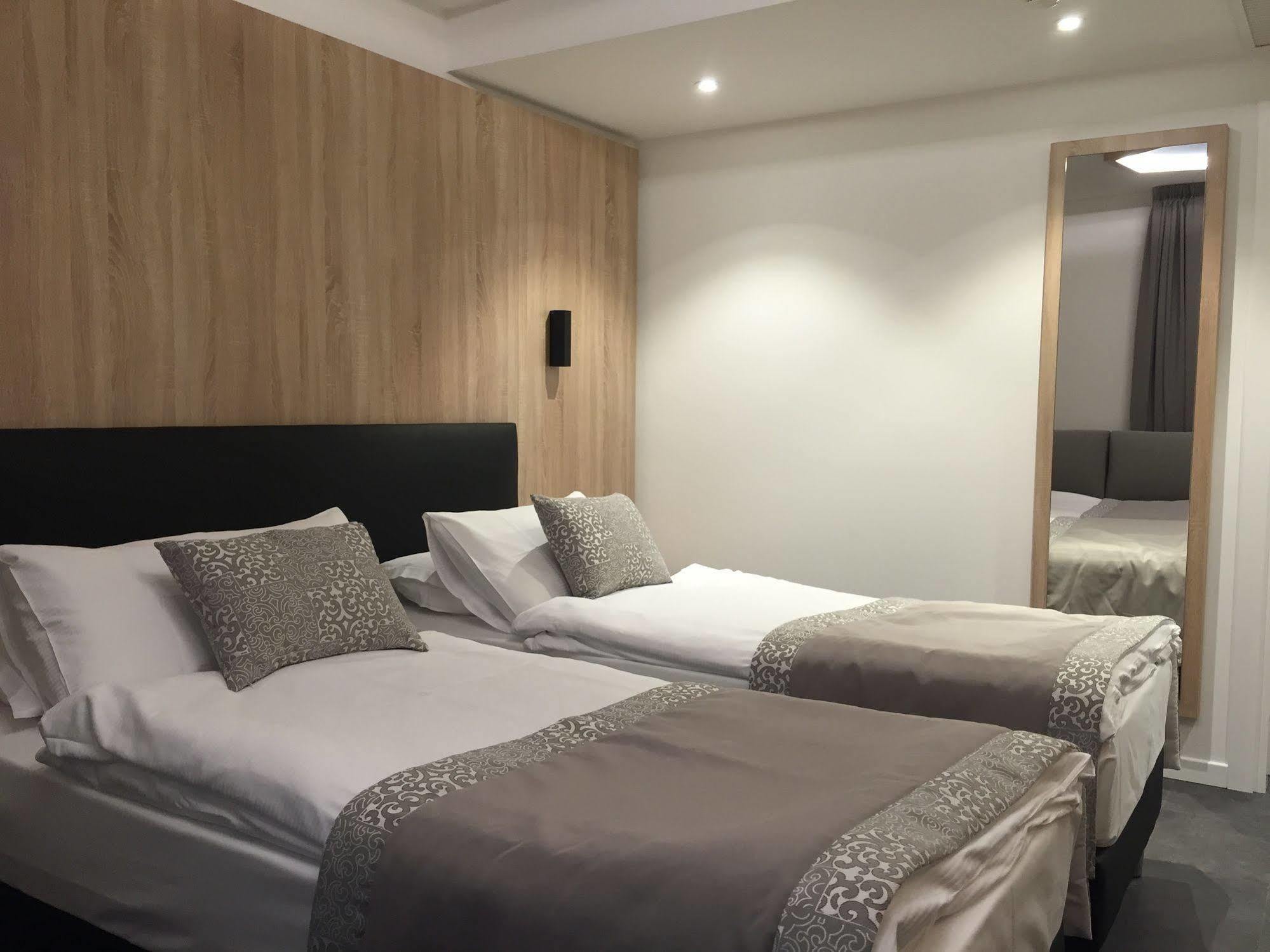 Tourist Hotel Бресаноне Екстериор снимка