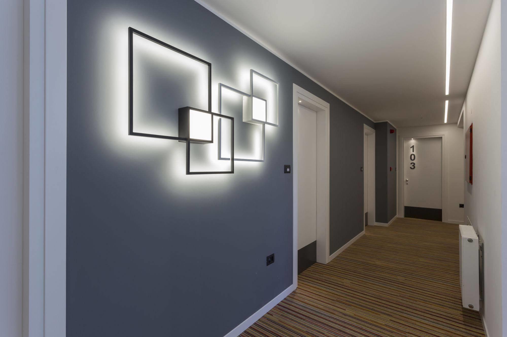 Tourist Hotel Бресаноне Екстериор снимка