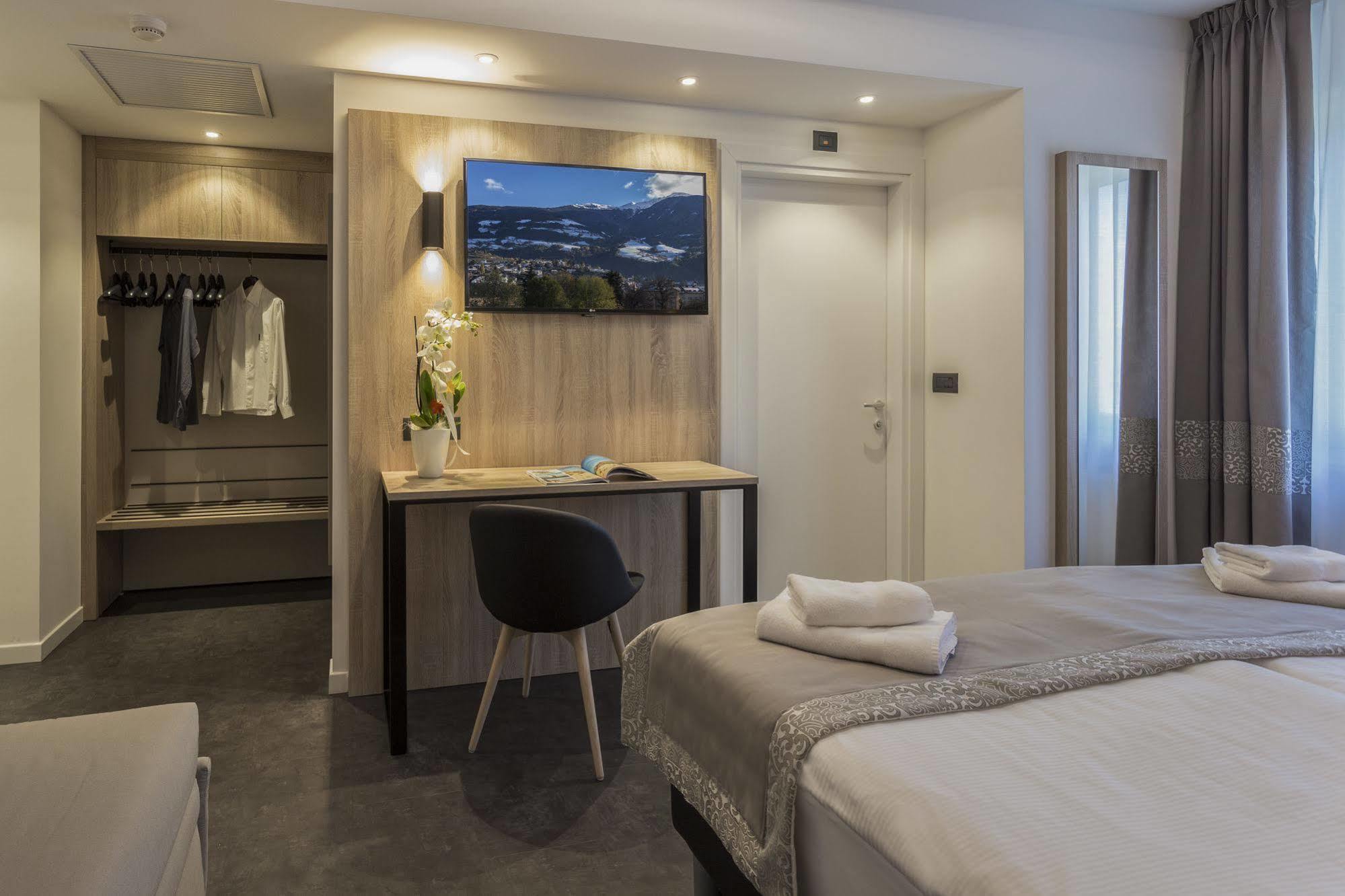 Tourist Hotel Бресаноне Екстериор снимка